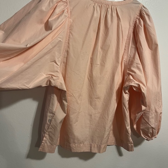 Super Cute and comfy Levi's Jordyn Top in Peach Blush - Picture 4 of 6